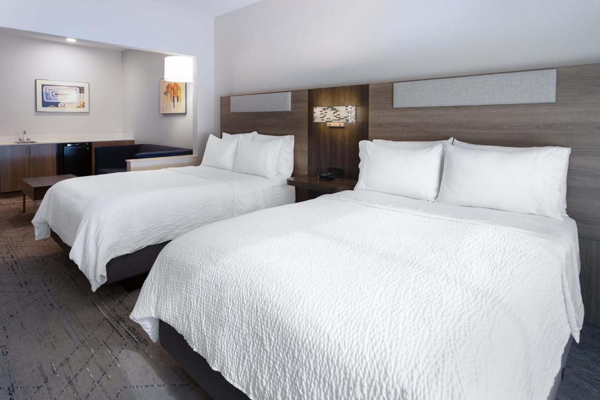 Holiday Inn Express Hotel & Suites Vineland Millville By Ihg Екстер'єр фото