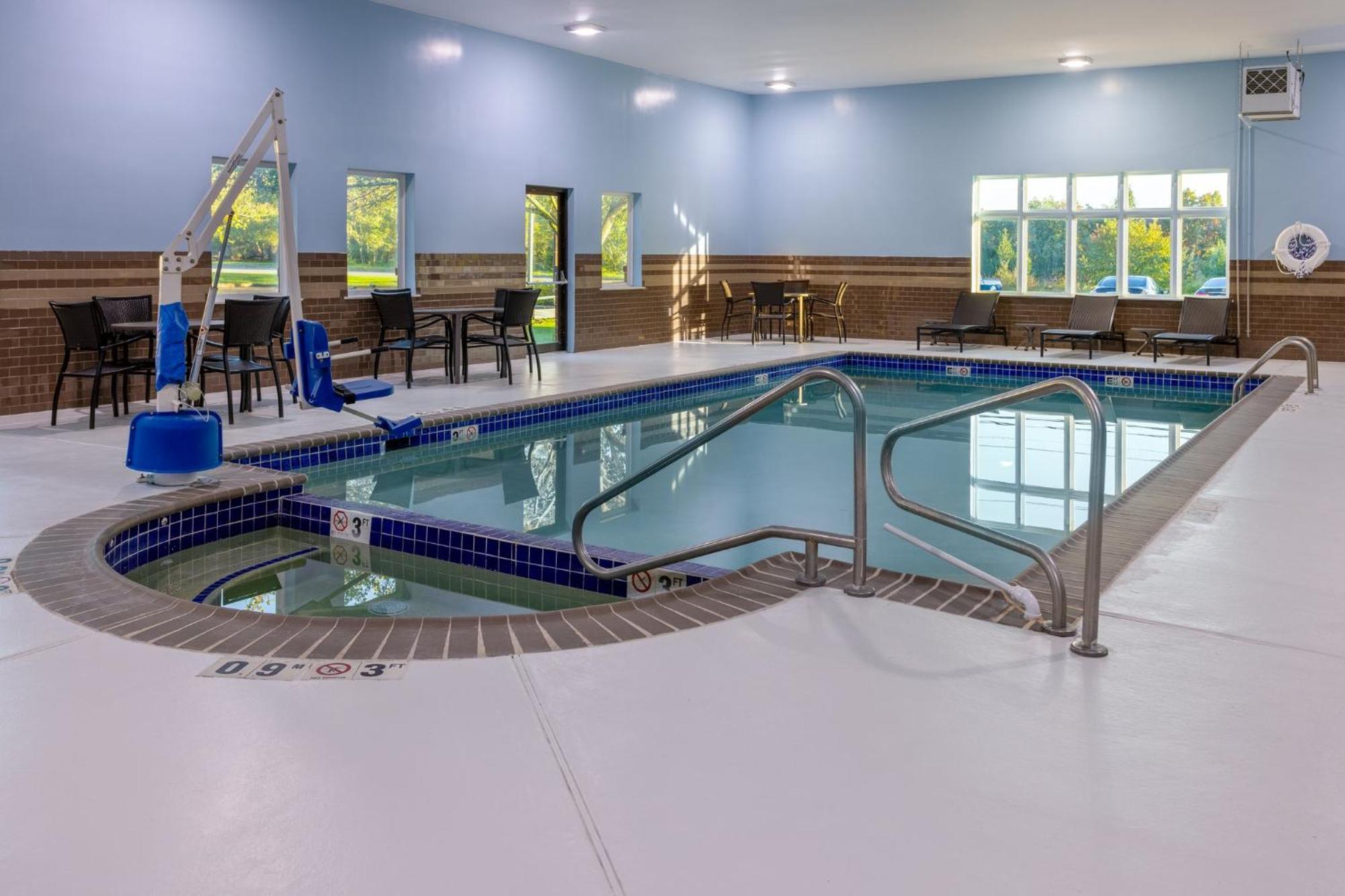 Holiday Inn Express Hotel & Suites Vineland Millville By Ihg Екстер'єр фото
