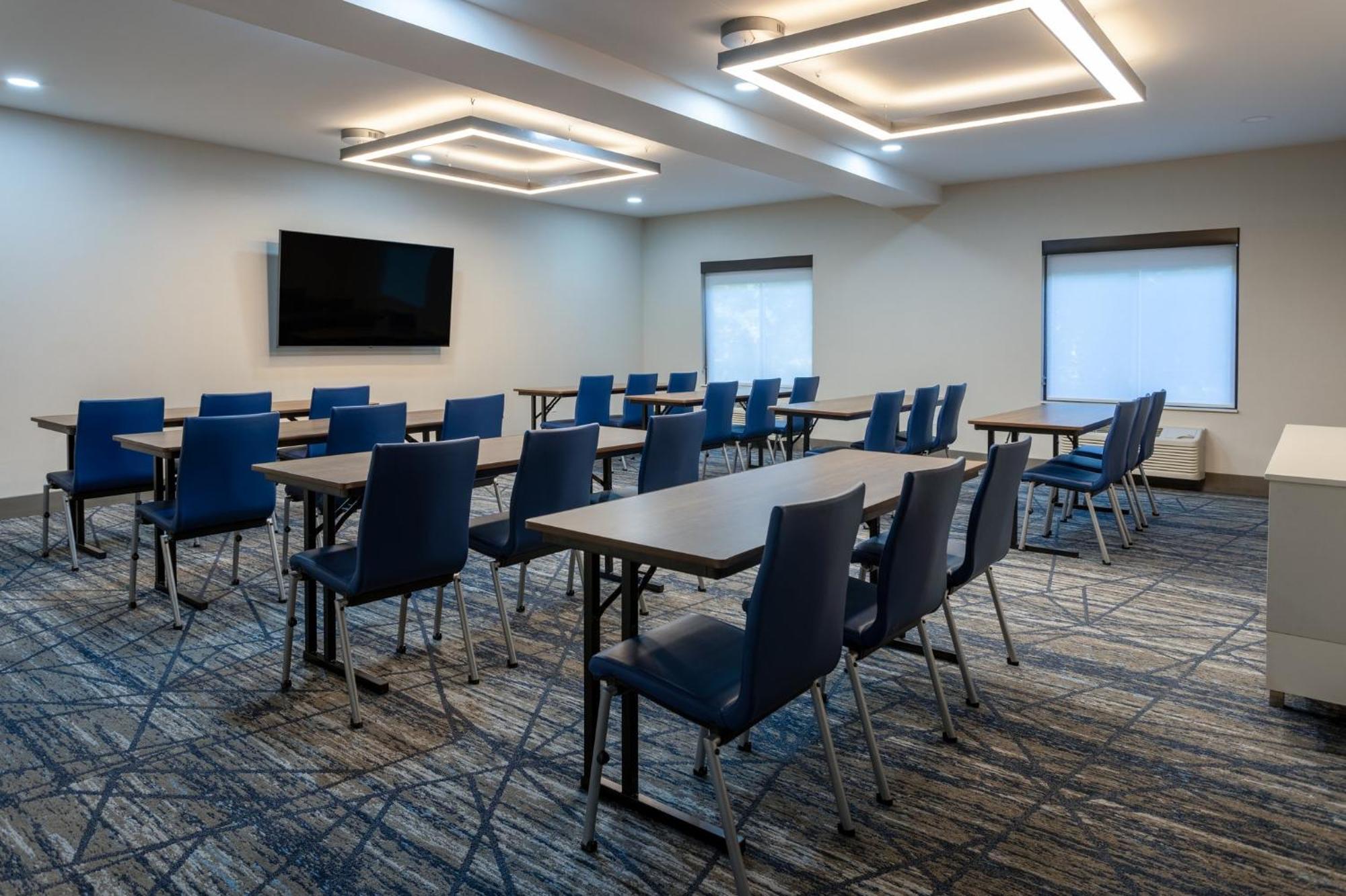 Holiday Inn Express Hotel & Suites Vineland Millville By Ihg Екстер'єр фото