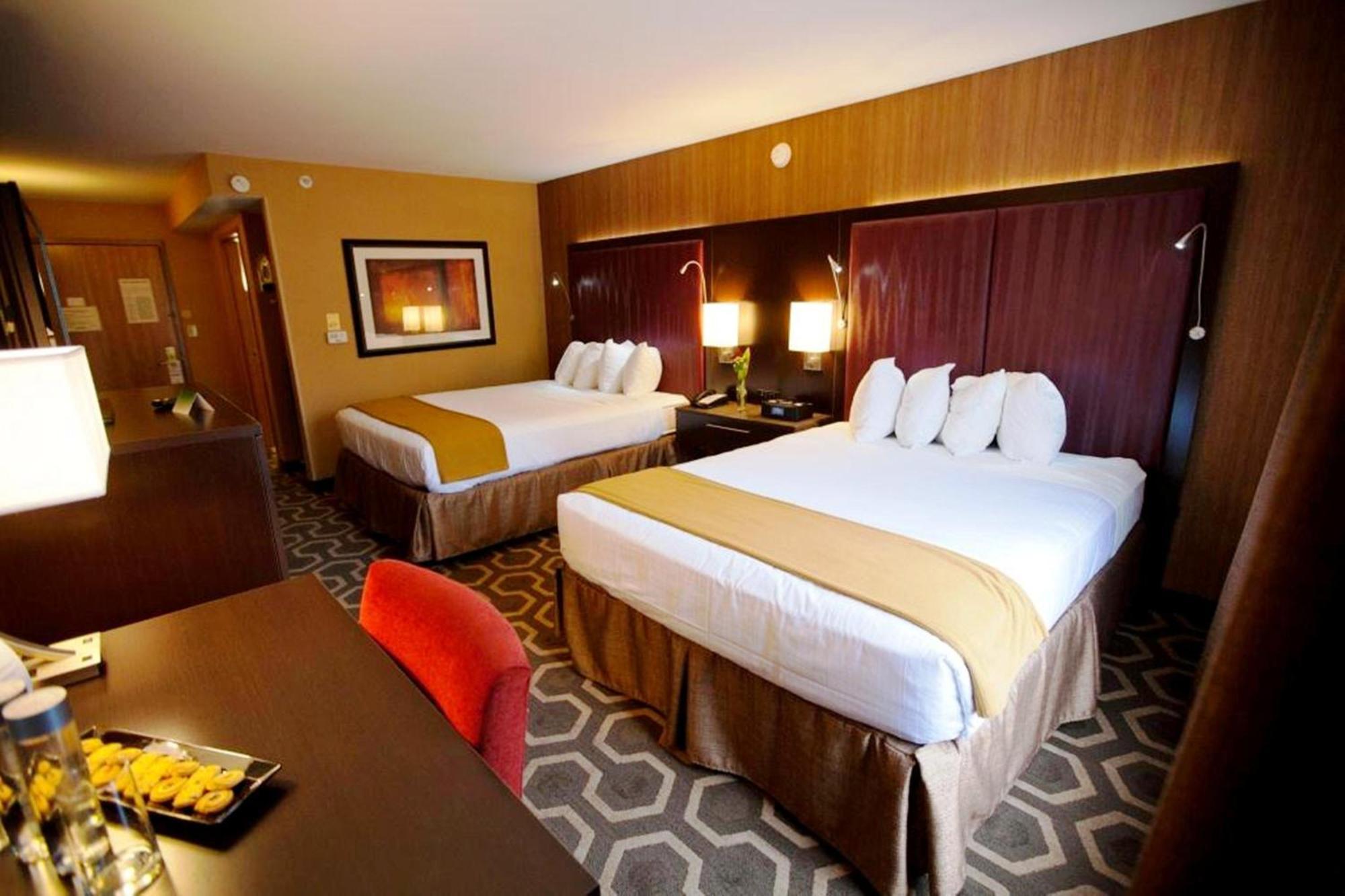 Holiday Inn Express Hotel & Suites Vineland Millville By Ihg Екстер'єр фото